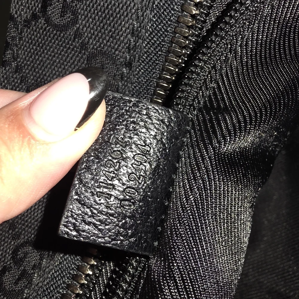 🚫SOLD🚫 | Gucci | Black Canvas GG Shoulder Tote W/ Leather Detail - Picture 7 of 17